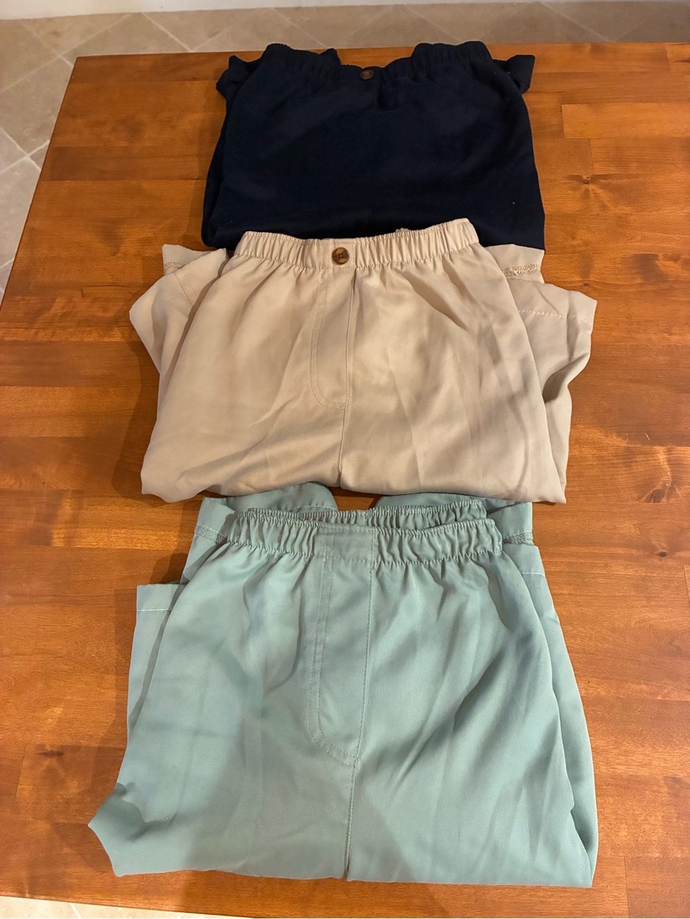 3 Women’s pull up Alia shorts, 18W, 20W